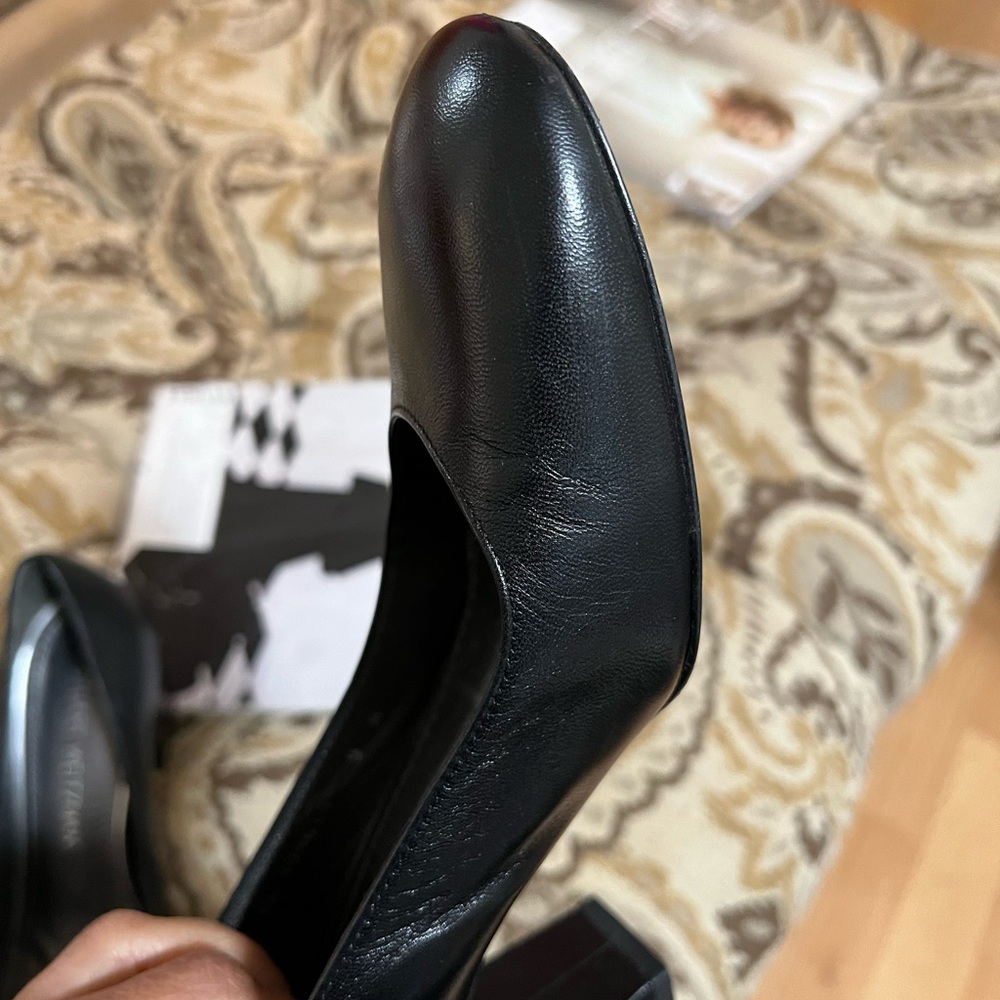 Stuart Weitzman Black Leather Pumps - Size 9 - Picture 6 of 8